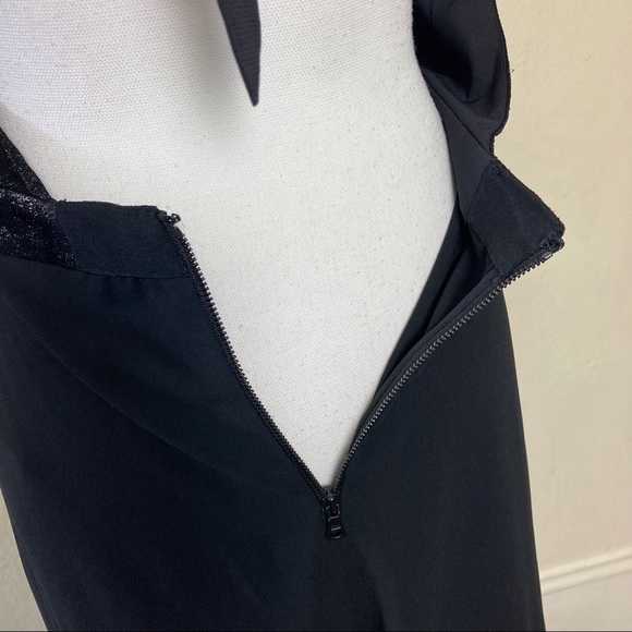 Alice + Olivia cowl neck metallic accent halter jumpsuit sz 8. - Picture 8 of 9